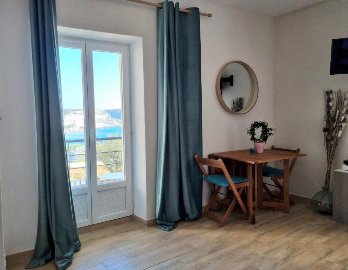 Chez Dume Apartment Bonifacio  Bagian luar foto